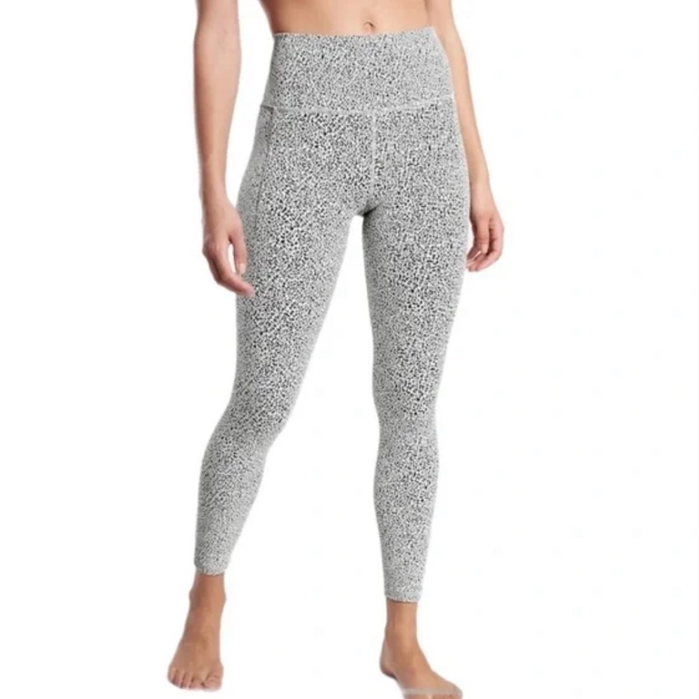 Athleta 7/8 Textured Print Salutation Leggings